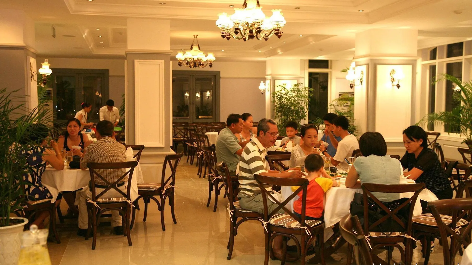 The Sun Hotel Нячанг