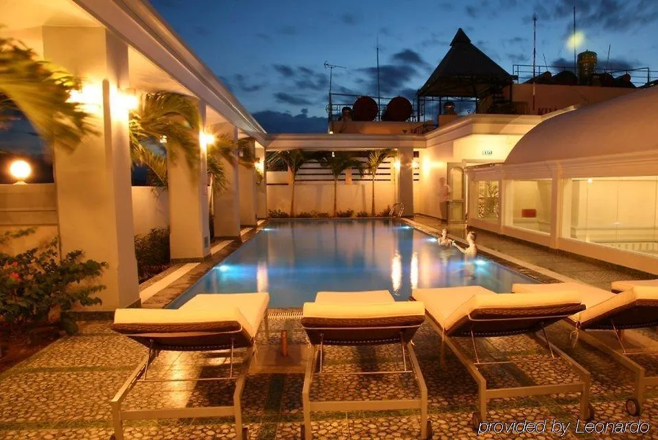 The Sun Hotel Нячанг