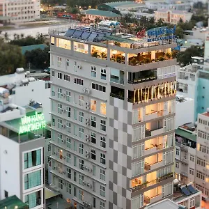 4* Hotel Maple Leaf &